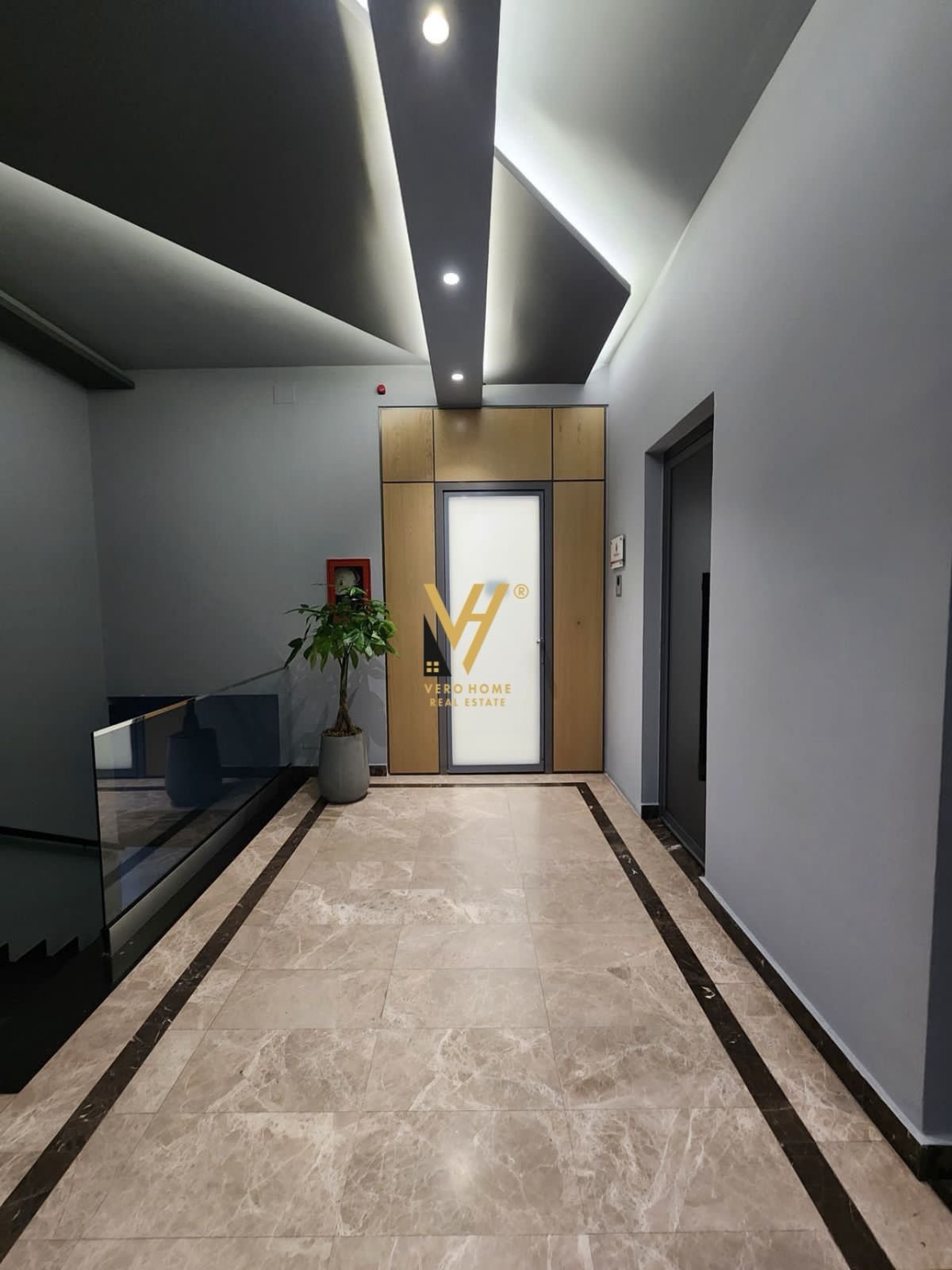 ZYRE 36 M2 ME QERA TE MYSLYM SHYRI 47.000 LEKE