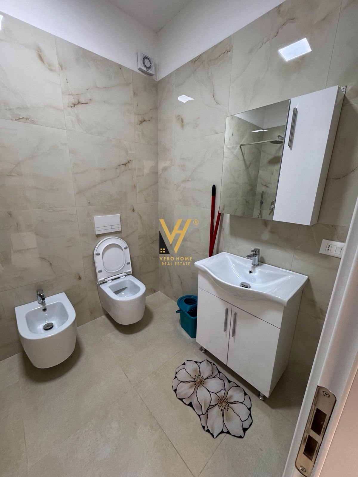 1+1+BLK ME QERA TE ISH SHESHI SHQIPONJA 50.000 LEK