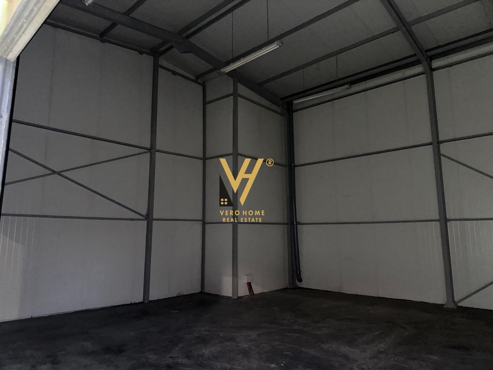 KAPANON 140 M2 ME QERA NE KASHAR 700 EURO