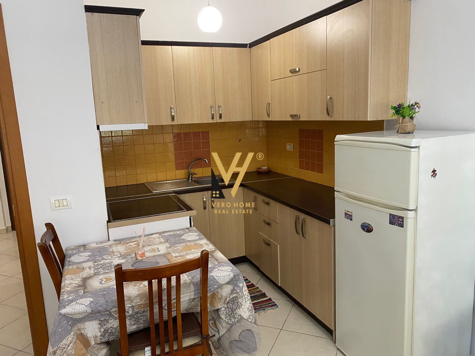 1+1+BLK ME QIRA TE LIQENI I THATE 50.000 LEKE