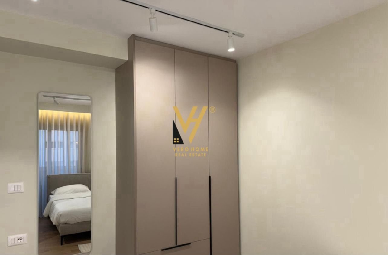 2 GARSONIERE TE 21 DHJETORI 200.000 EURO