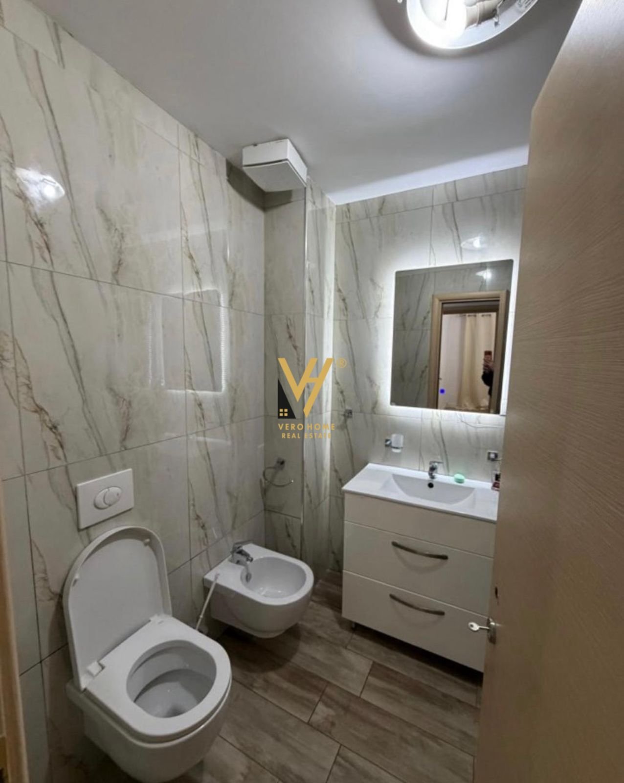 2+1+2 ME QIRA TE KOPSHTI BOTANIK 700 EURO