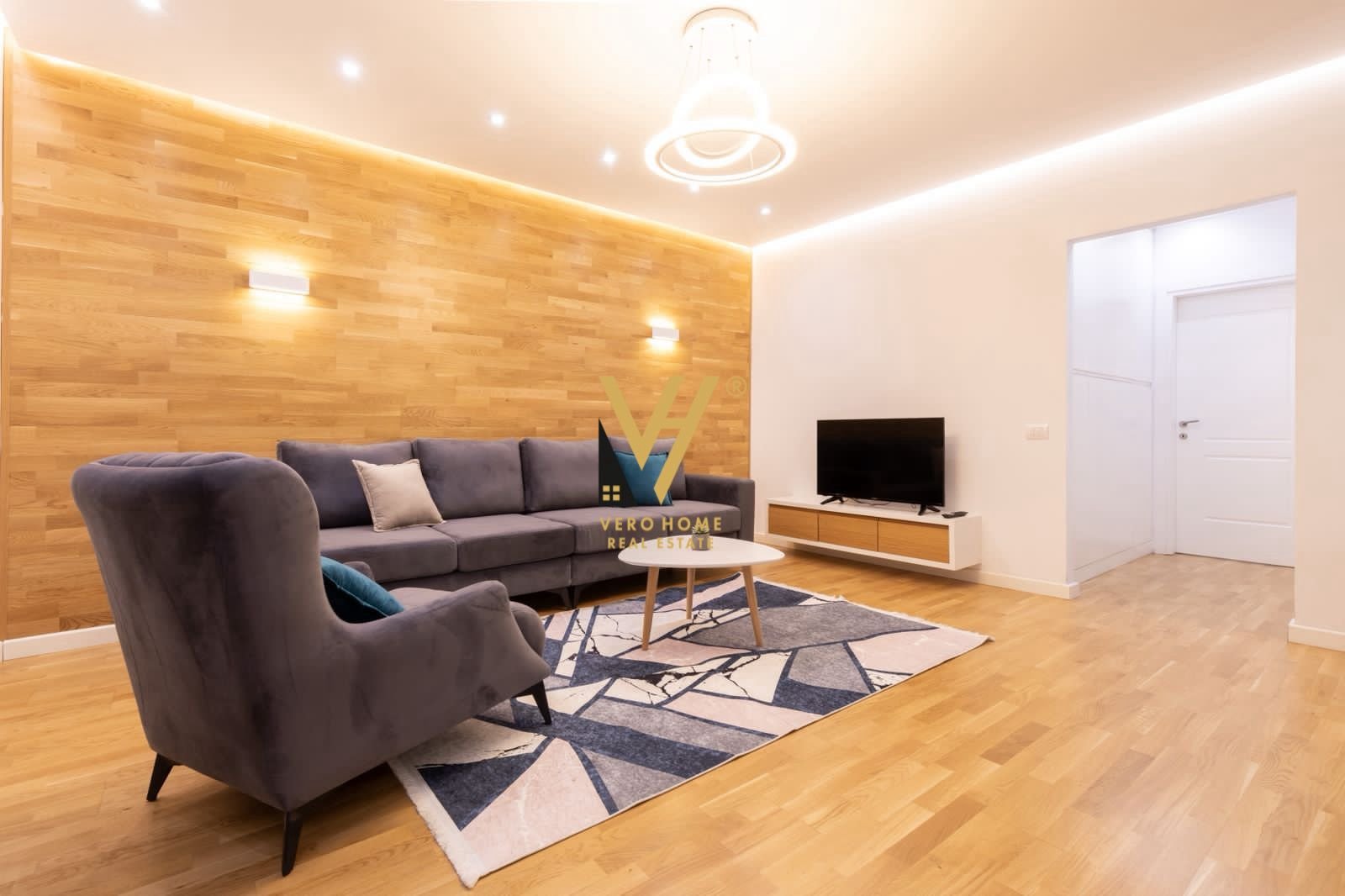 2+1+2+BLK TE ZOGU I ZI 260.000 EURO