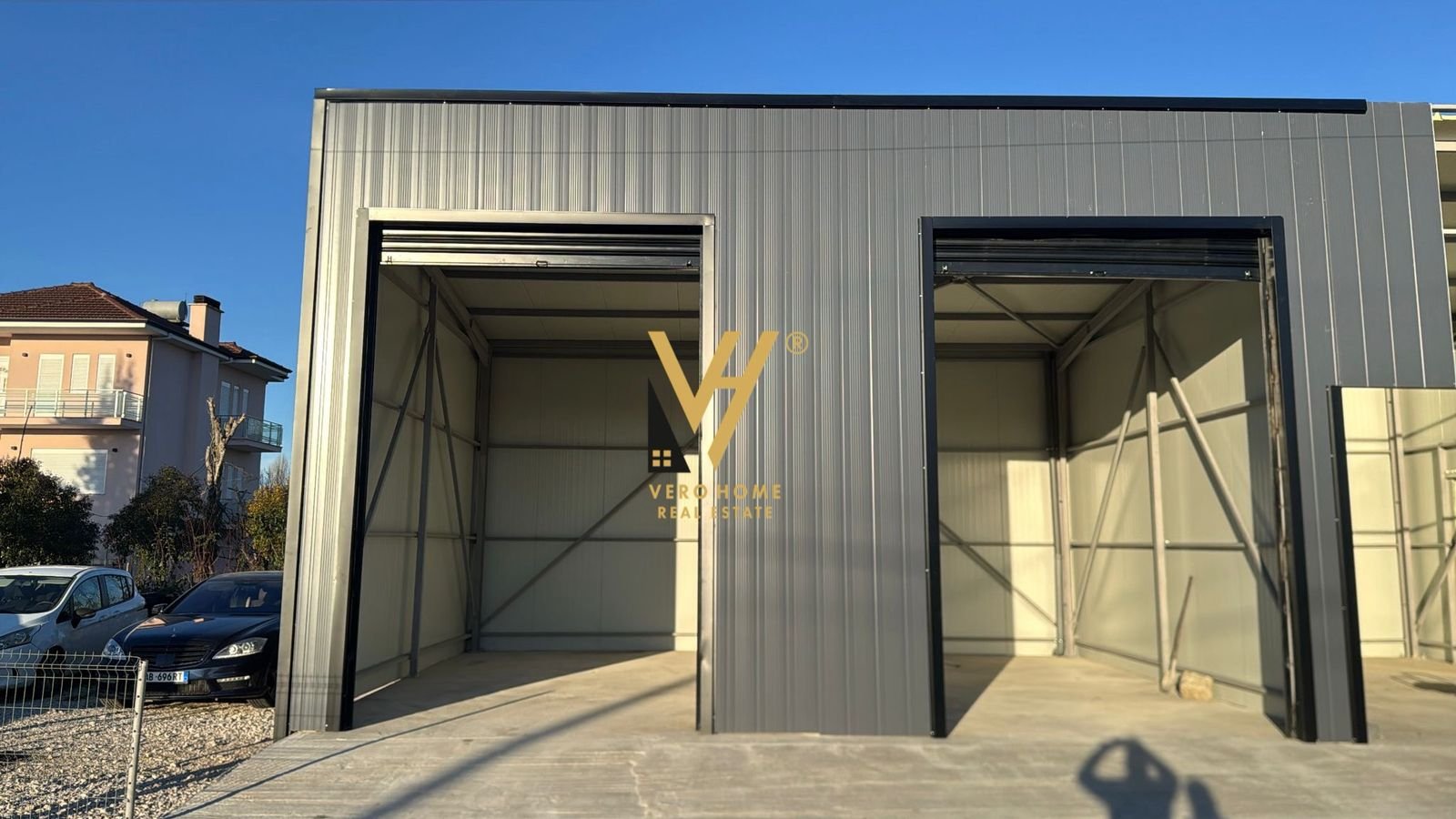 MAGAZINE 63 M2 ME QERA NE RINAS 90.000 LEKE