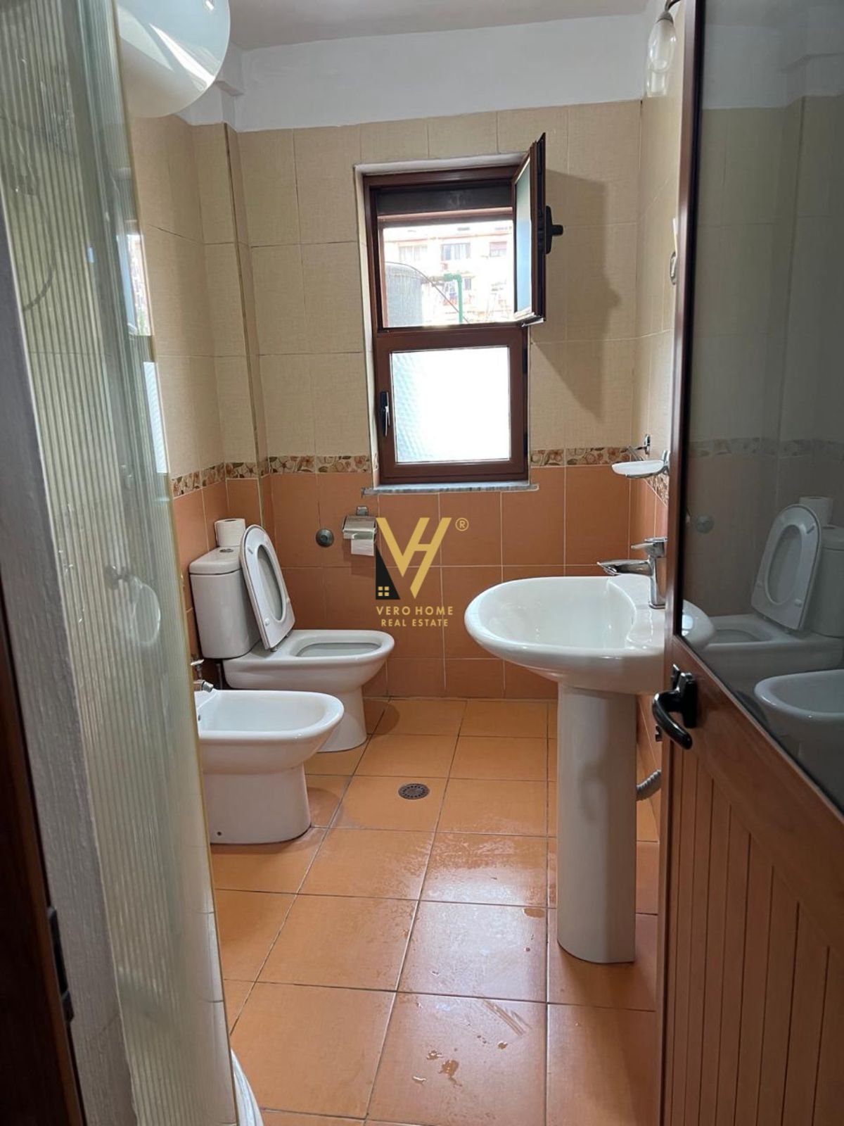 1+1 ME QERA TE OXHAKU 40.000 LEKE