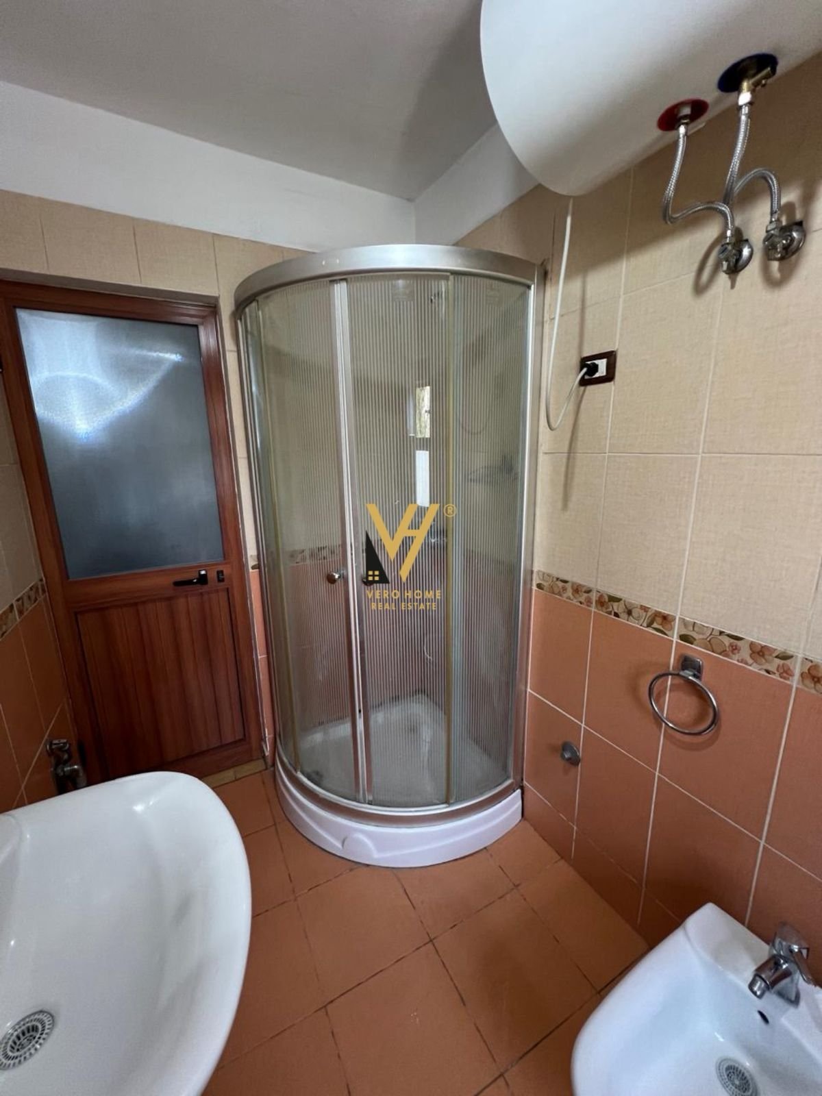 1+1 ME QERA TE OXHAKU 40.000 LEKE