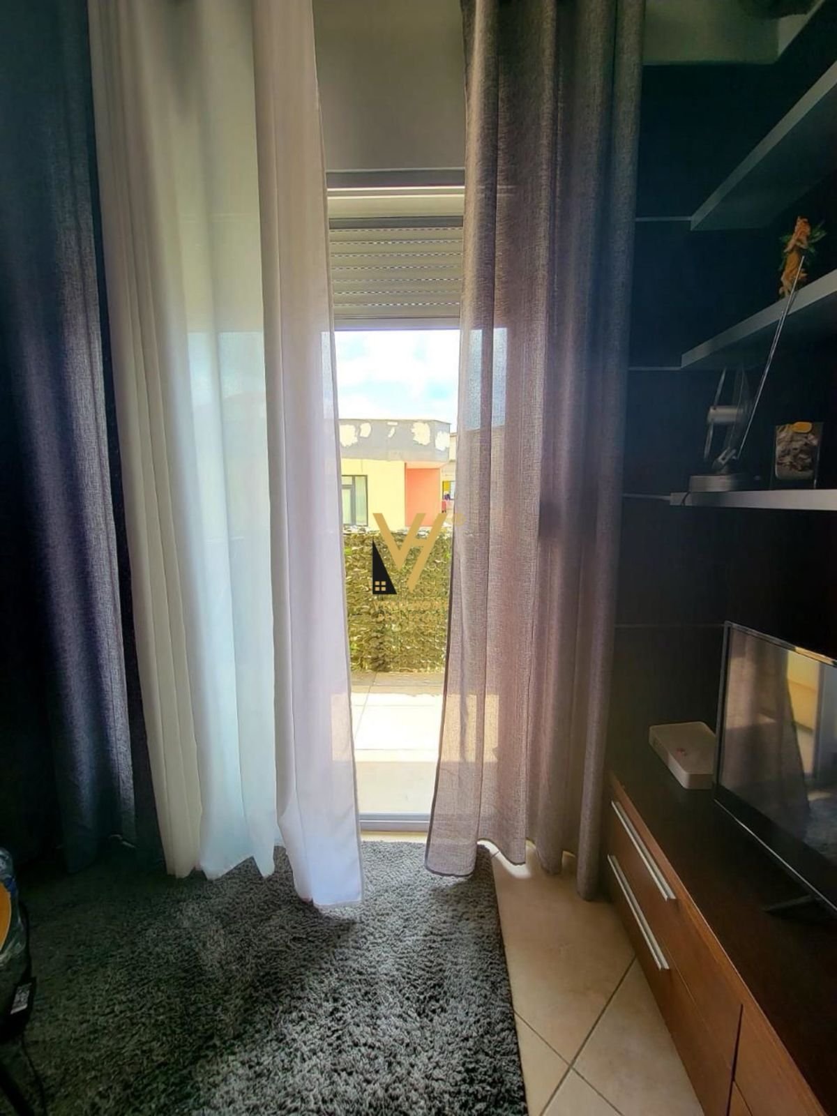 1+1+BLK ME QERA NE ALI DEM 50.000 LEKE