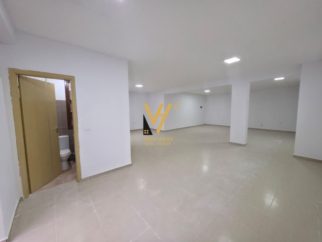 DYQAN 90 M2 TE KOPSHTI BOTANIK 180.000 EURO