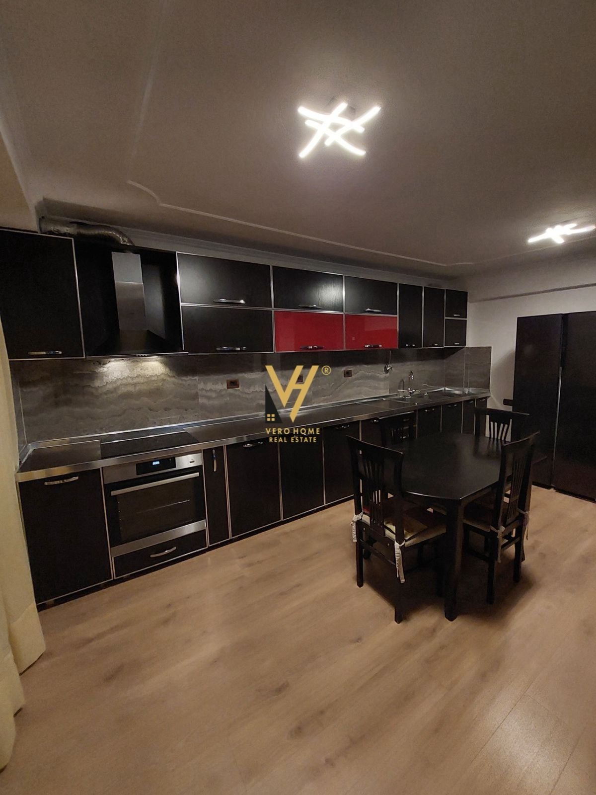 2+1+BLK ME QERA TE MYSLYM SHYRI 80.000 LEKE