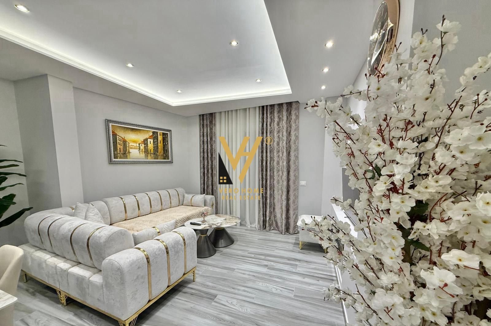 2+1+2 ME QIRA NE FRESK 65.000 LEKE