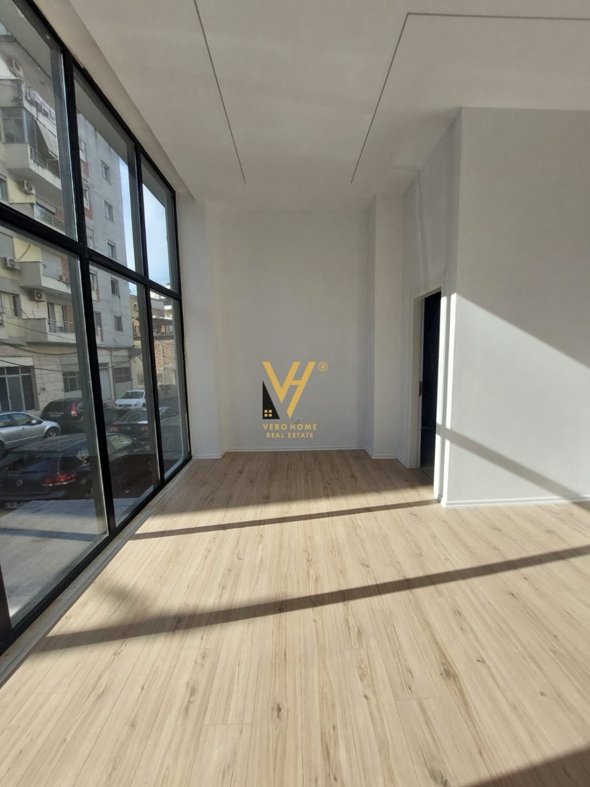 DYQAN 35 M2 ME QERA TE MINE PEZA 105.000 LEKE