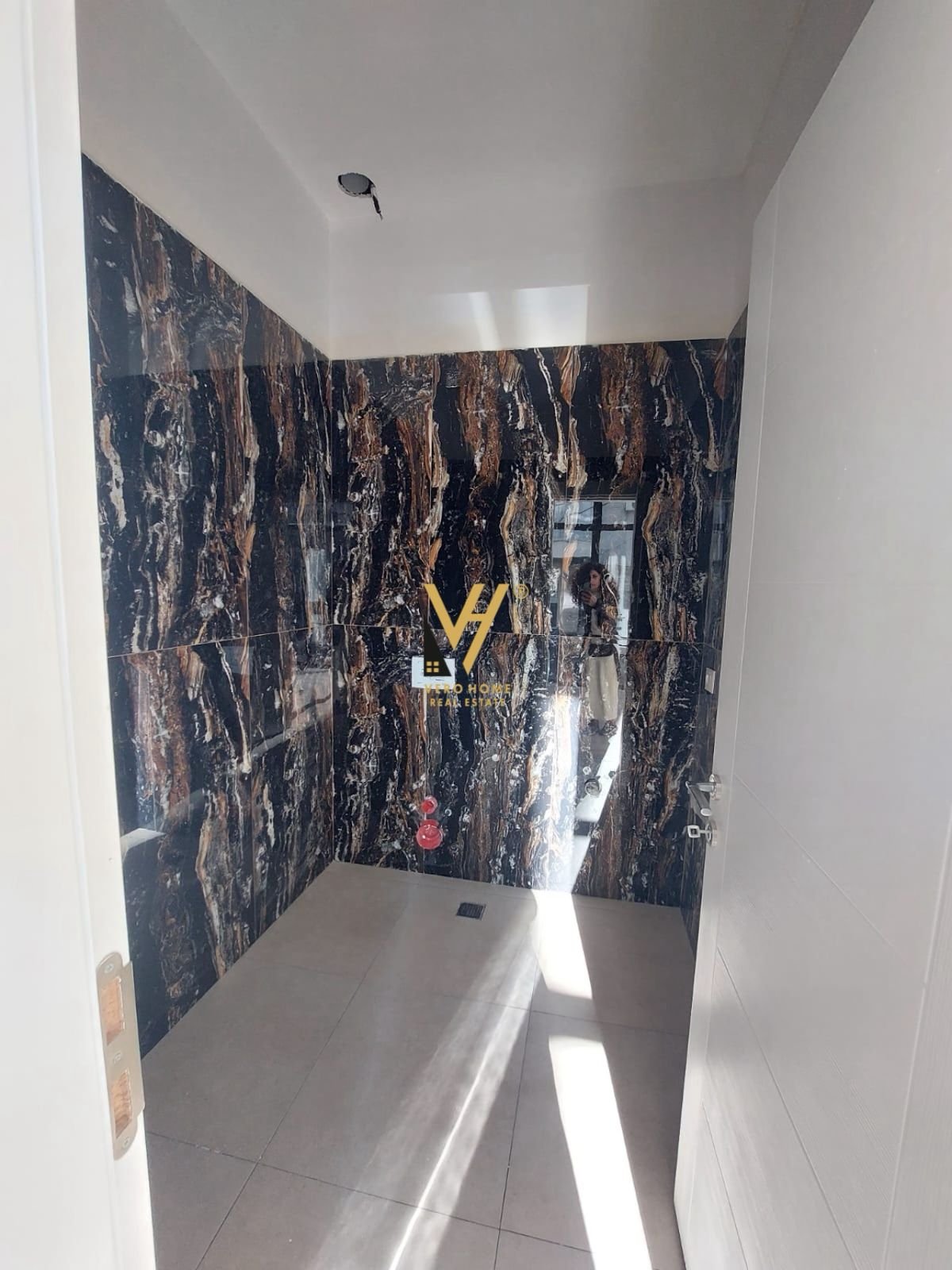 DYQAN 35 M2 ME QERA TE MINE PEZA 105.000 LEKE