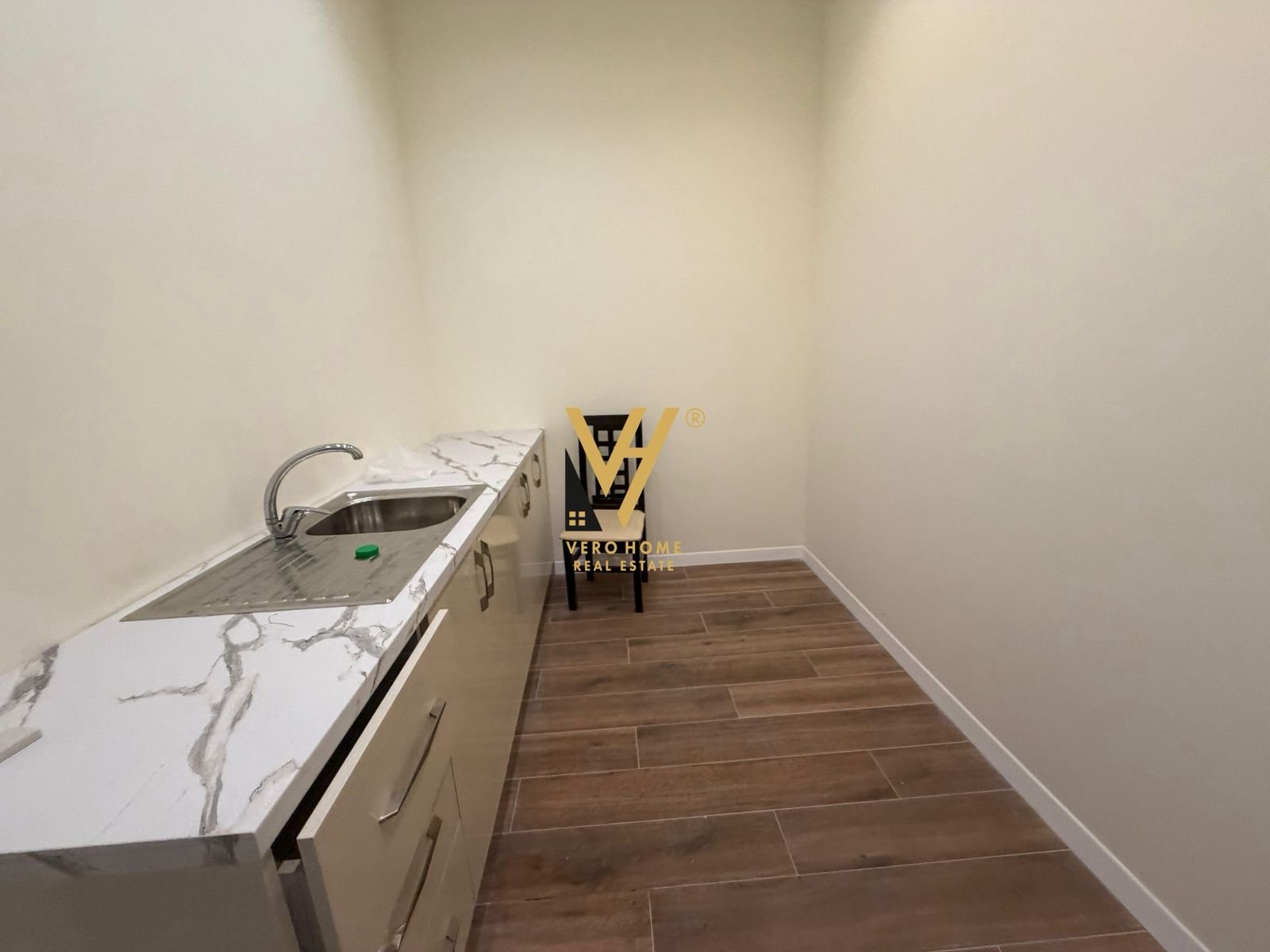 AMBIENT BIZNESI 222 M2 TE BUNKART 270.000 EURO