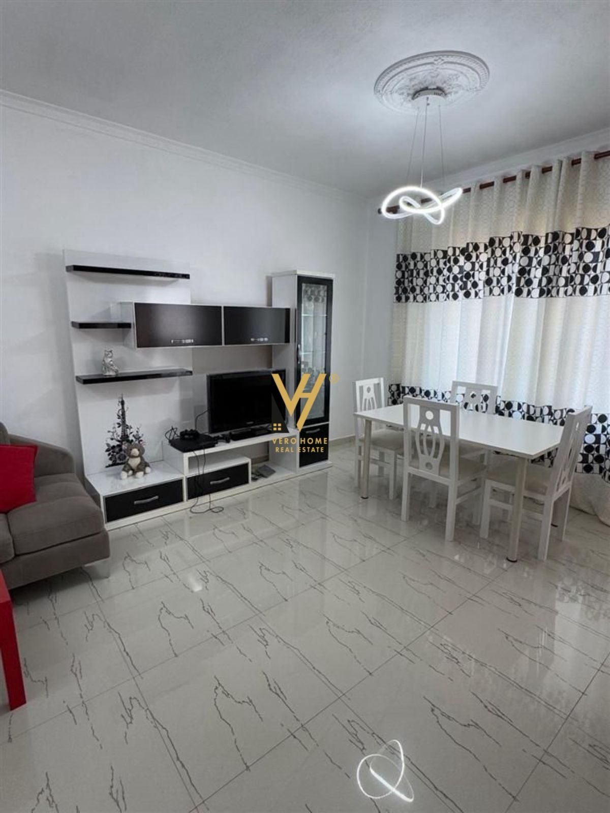 APARTAMENT 2+1+BLK ME QIRA NE SAUK 600 EURO