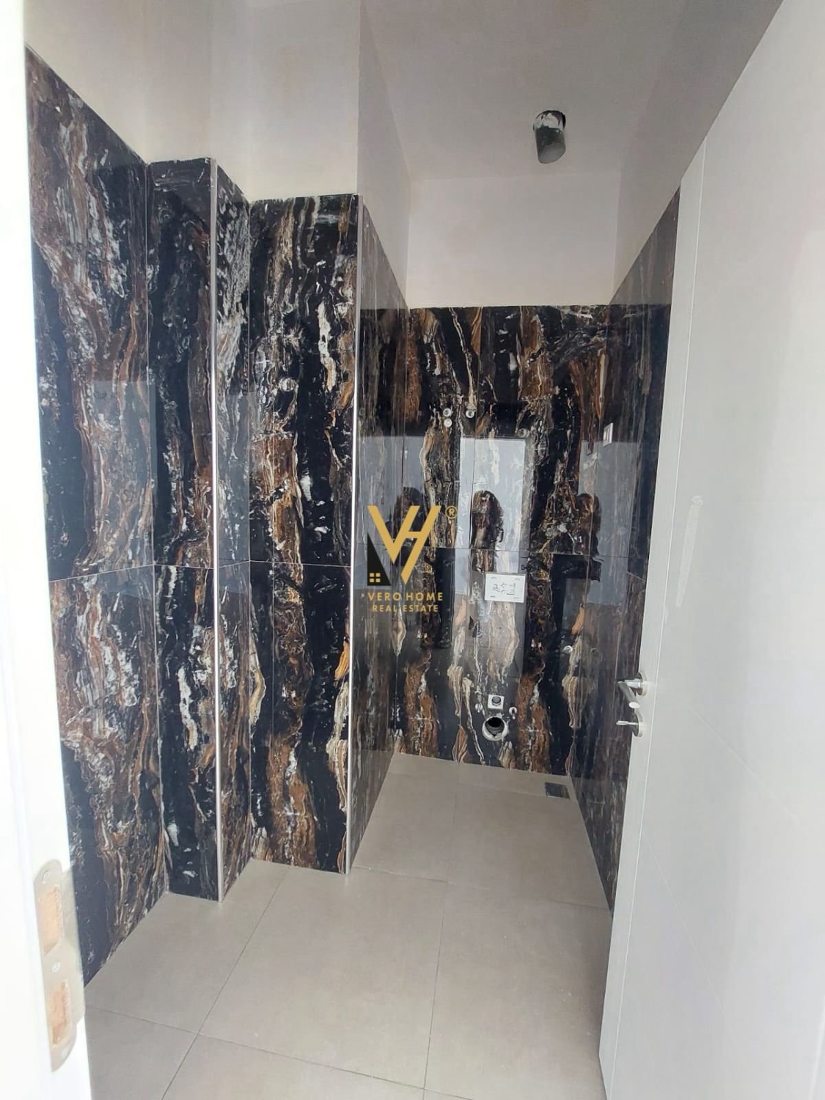 DYQAN 40 M2 ME QERA TE MINE PEZA 100.000 LEKE