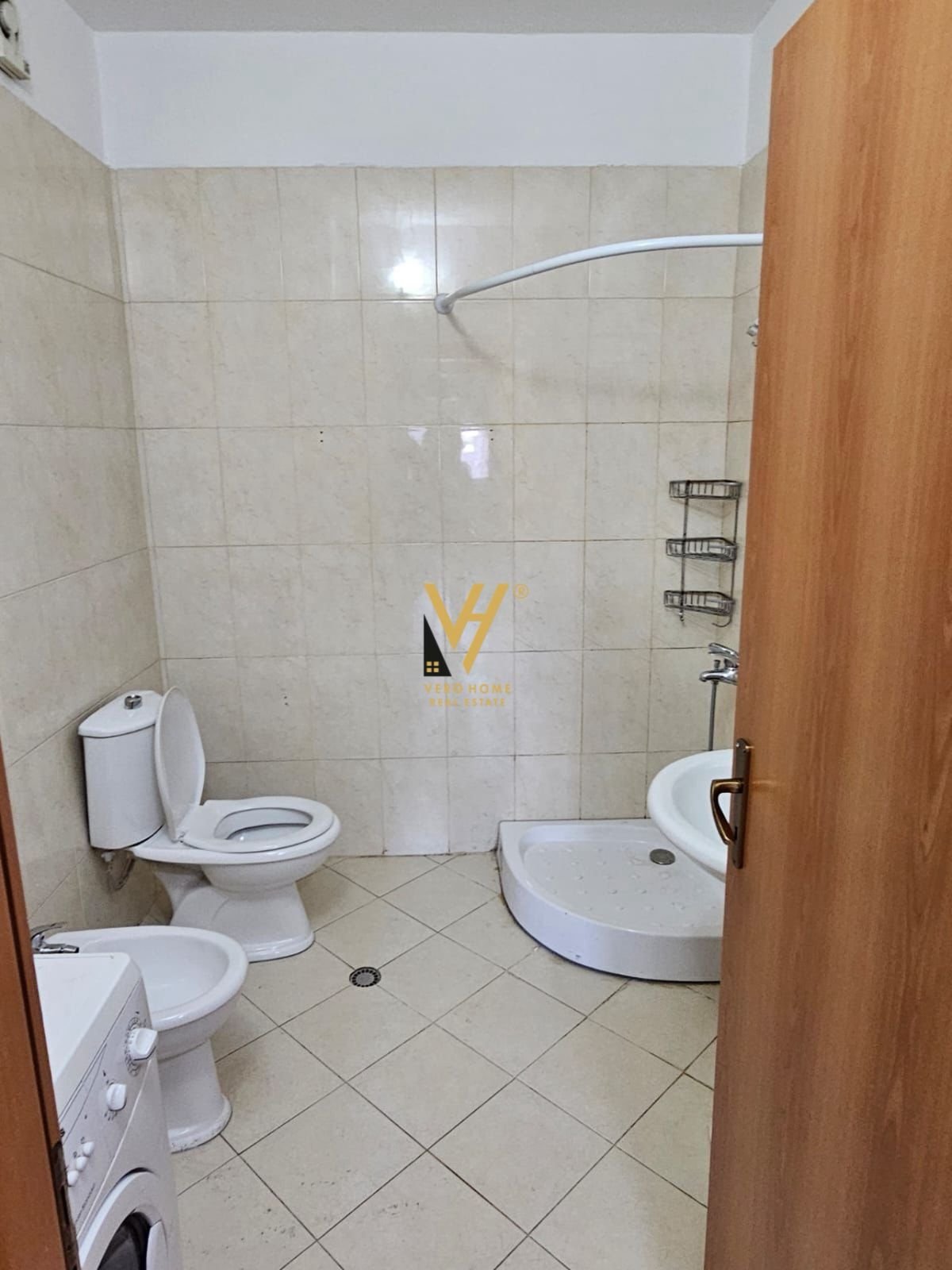 1+1+BLK ME QIRA TE SELVIA 48.000 LEKE