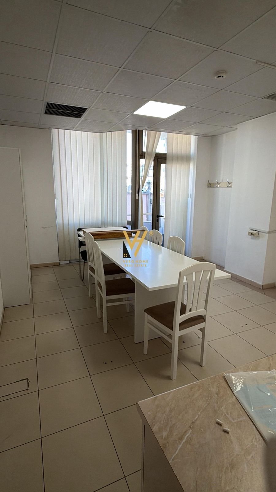 AMBIENT 200 M2 TE SHESHI WILLSON 3.000 EURO