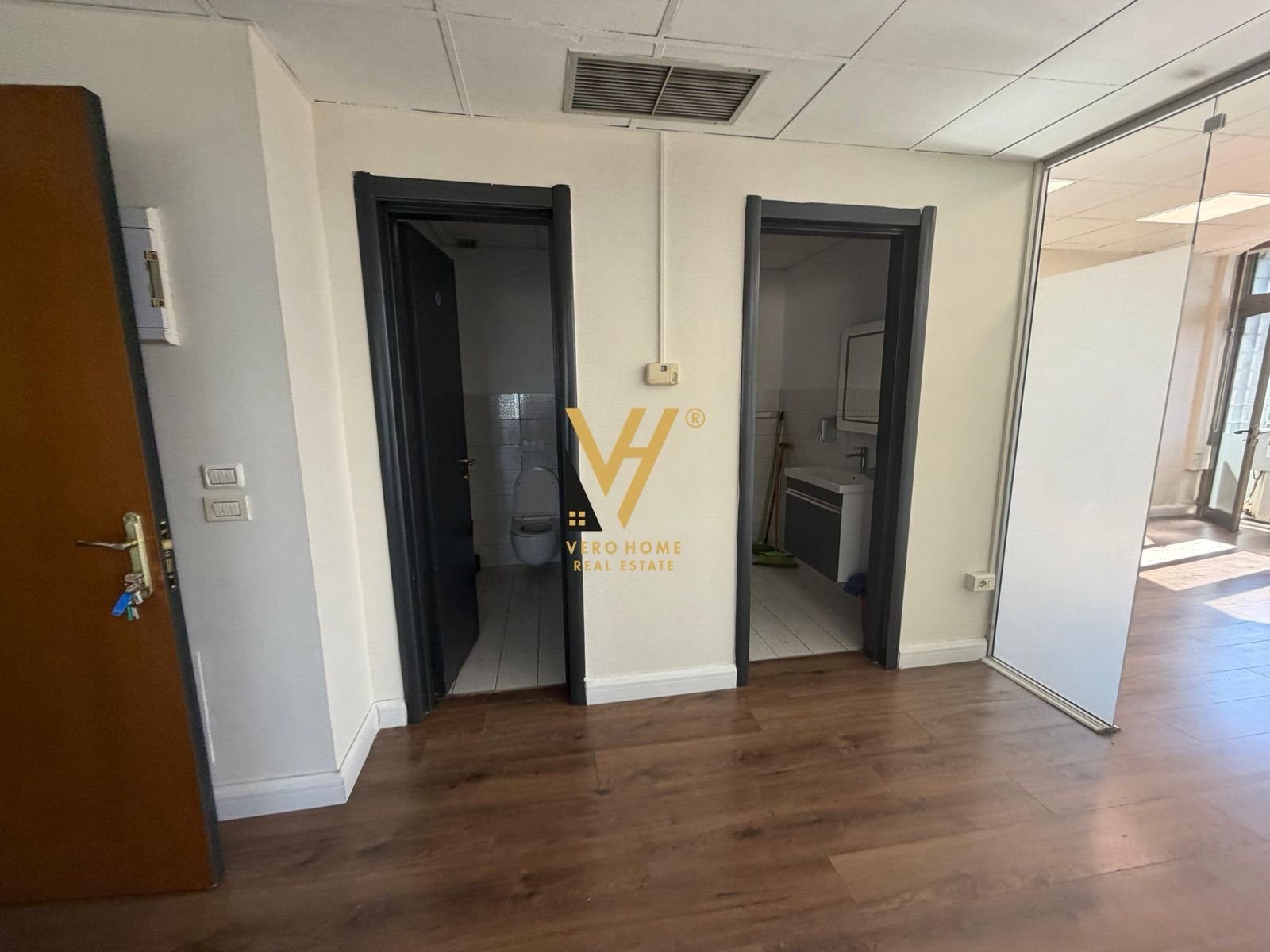 AMBIENT 100 M2 TE SHESHI WILLSON 1.800 EURO