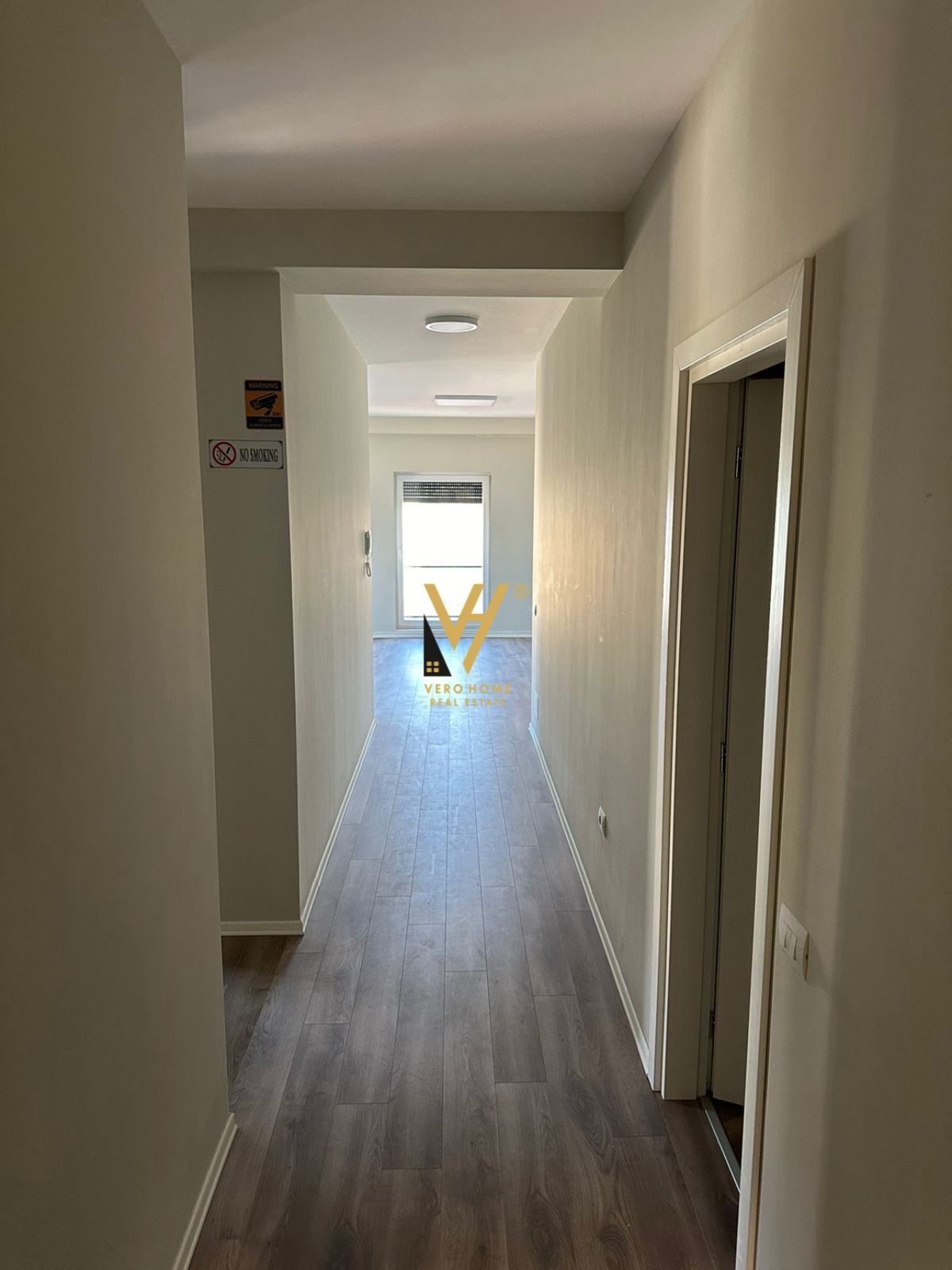 ZYRE 107 M2 ME QERA TE JORDAN MISJA 750 EURO