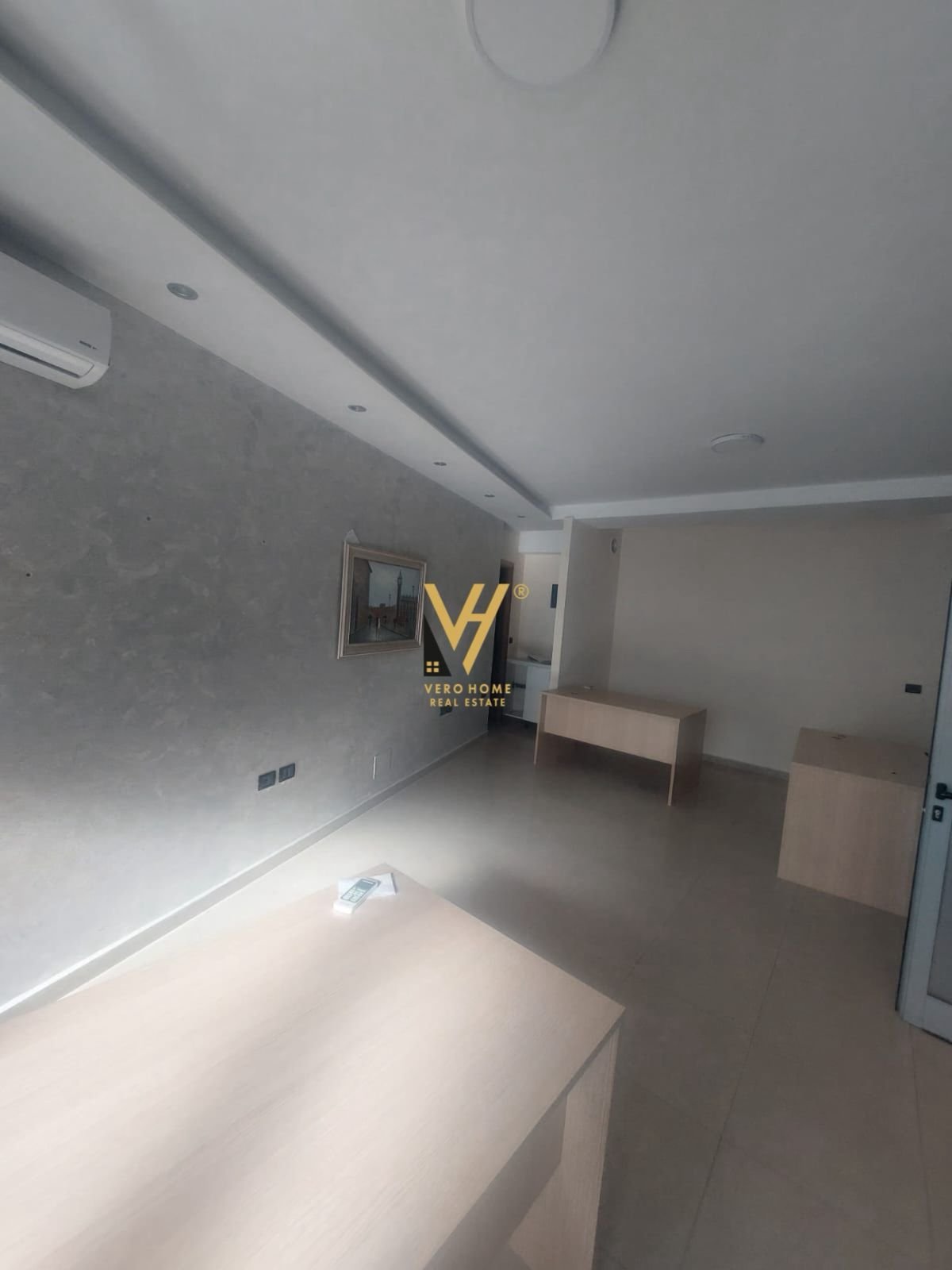 ZYRE 40 M2 ME QERA TE PAZARI I RI 50.000 LEKE