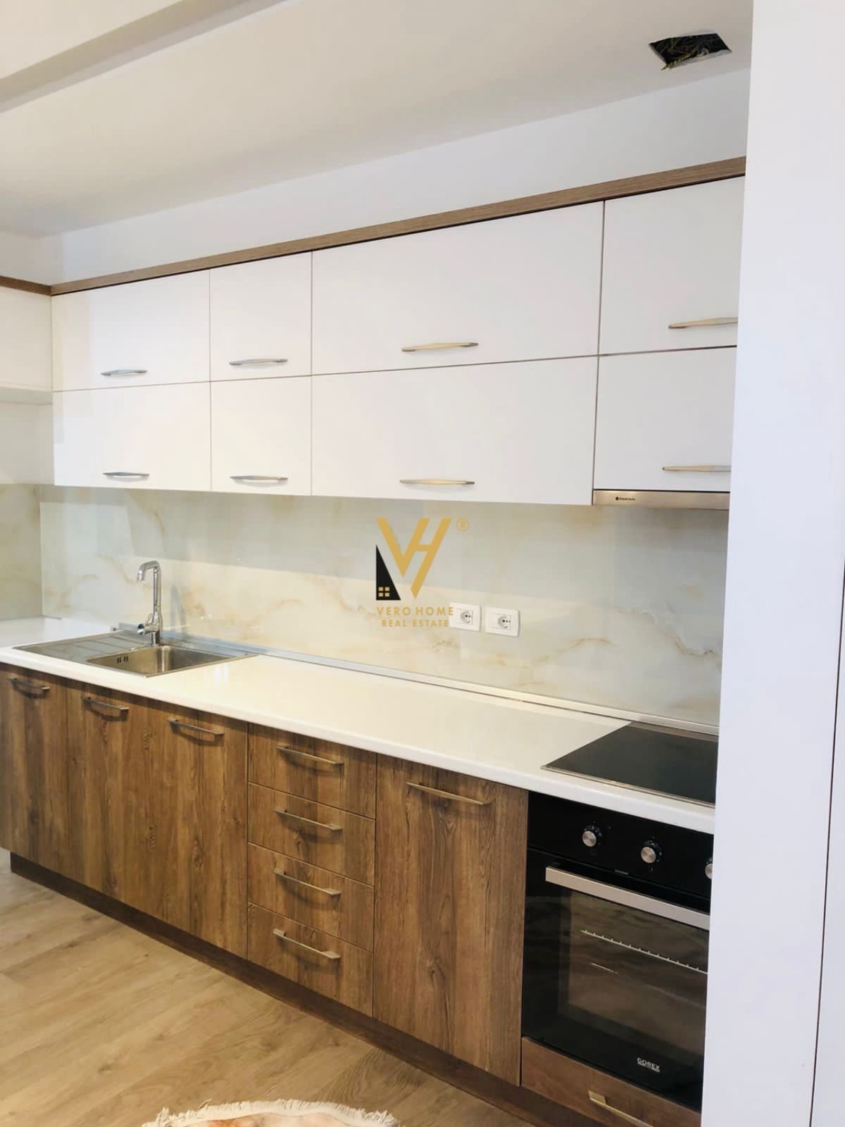 2+1+BLK ME QERA TE FIORI DI BOSKO 700 EURO