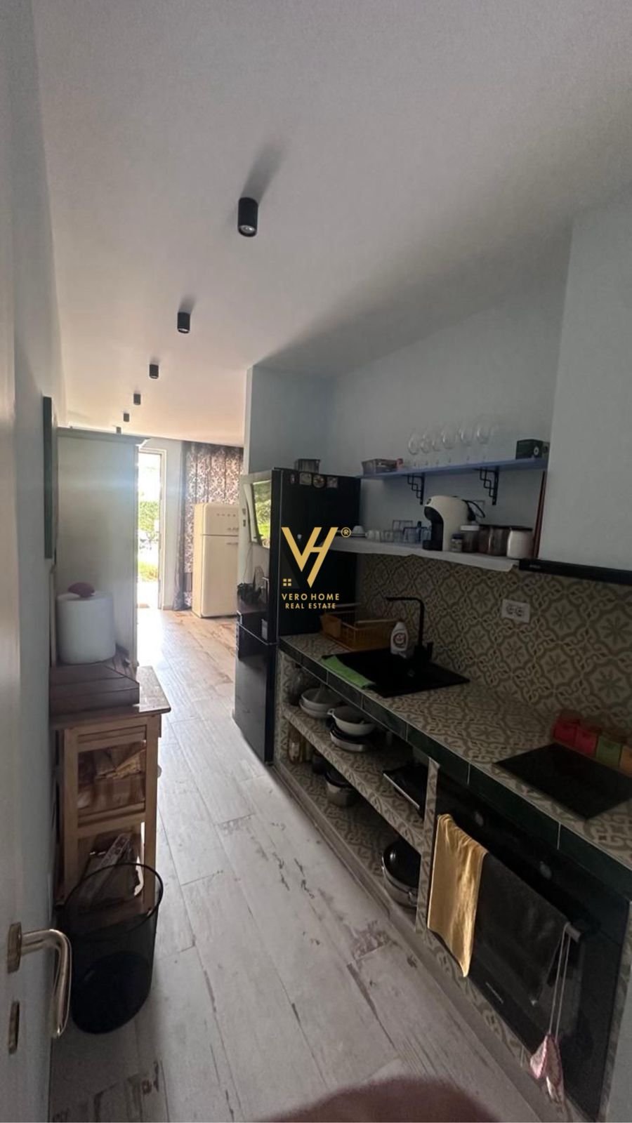 2+1+OBORR TE GJIRI I LALZIT 300.000 EURO