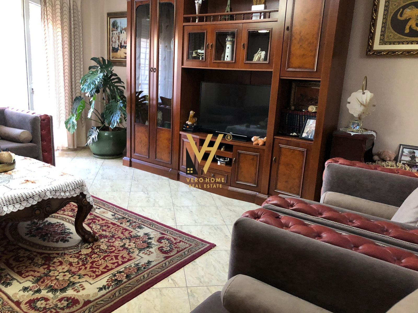 2+1+2 ME QIRA TE SIRI KODRA 800 EURO