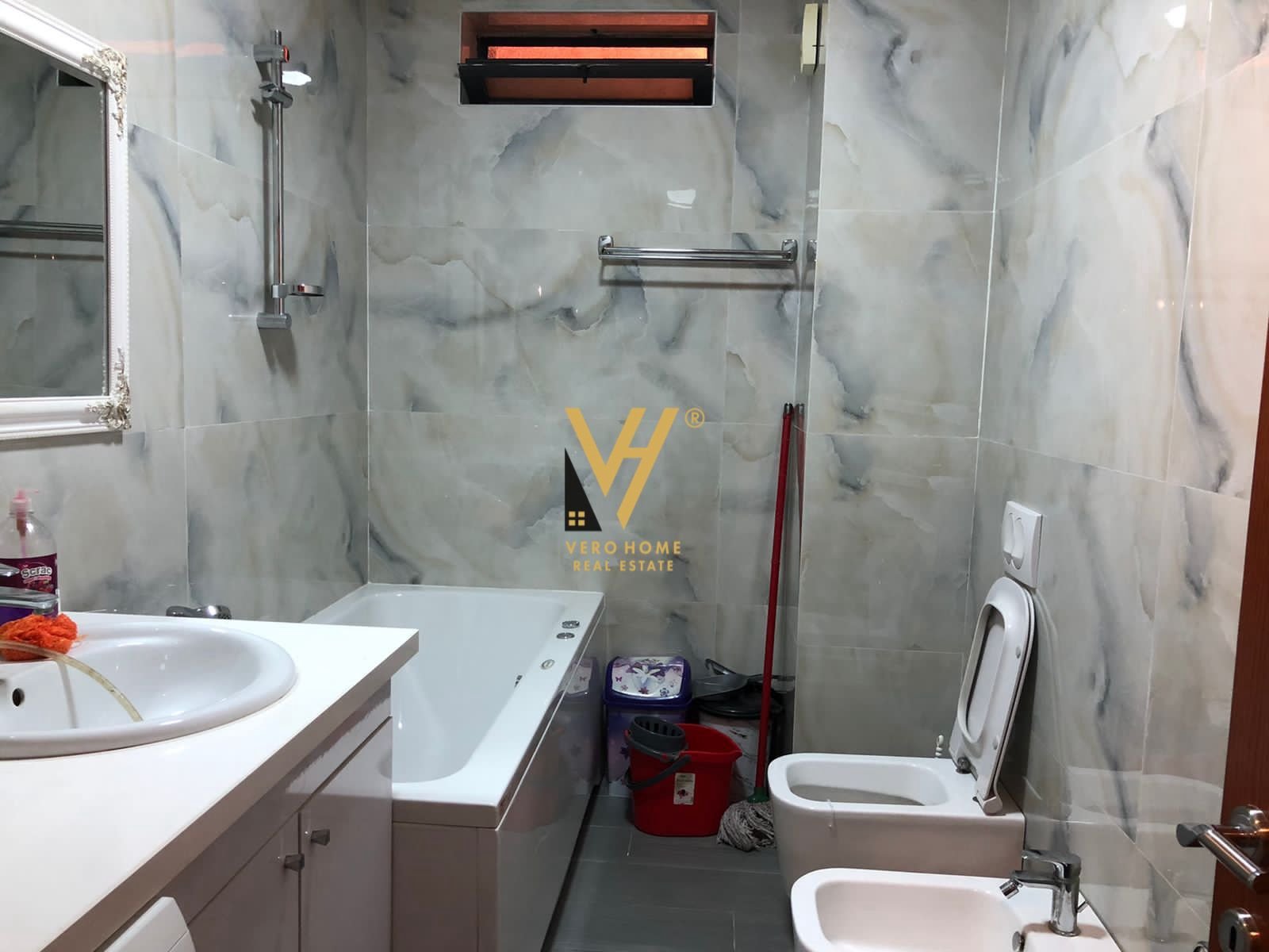 2+1+2 ME QIRA TE SIRI KODRA 800 EURO