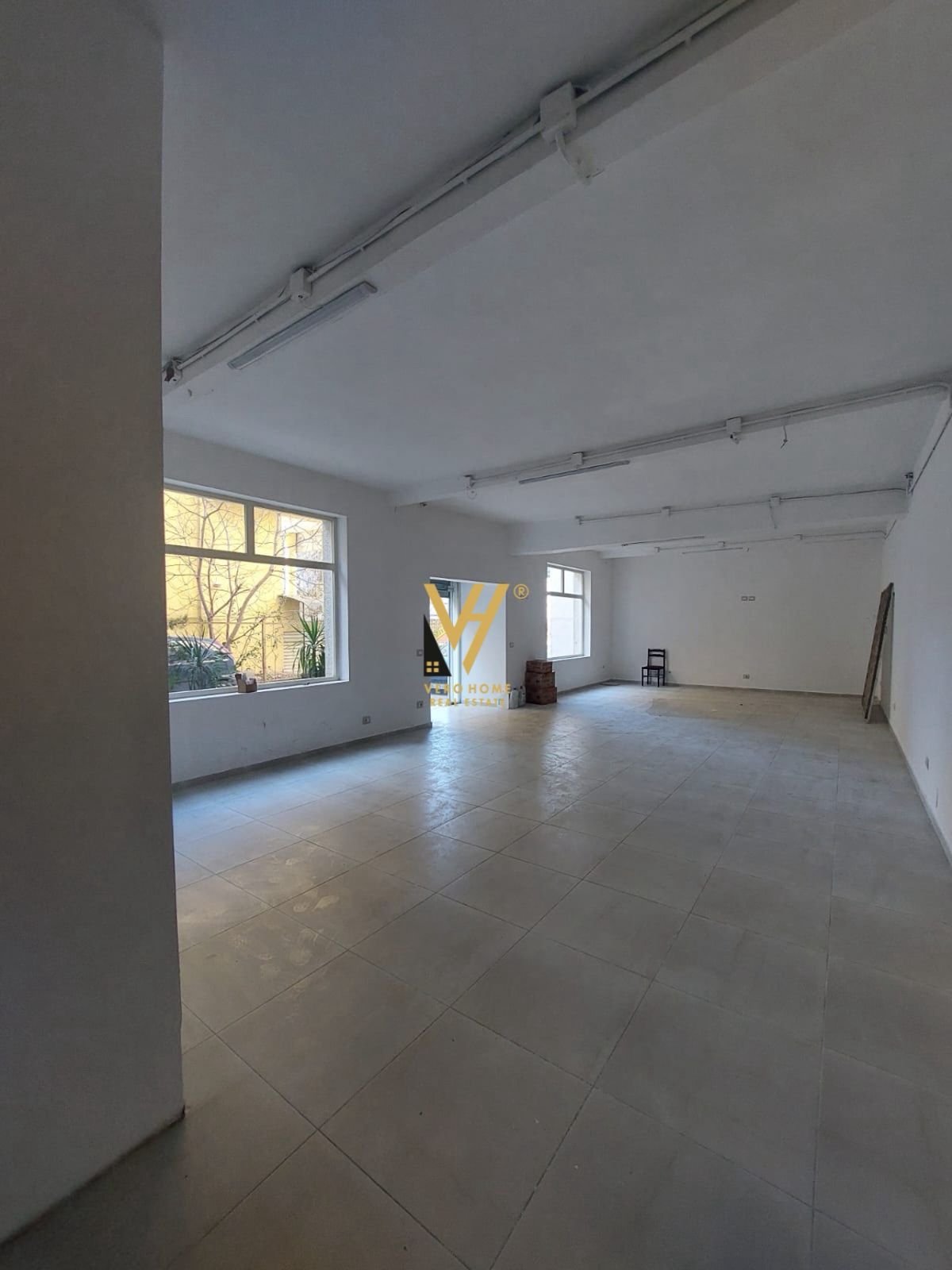 DYQAN 100 M2 ME QERA TE TREGU ELEKTRIK 1.500 EURO