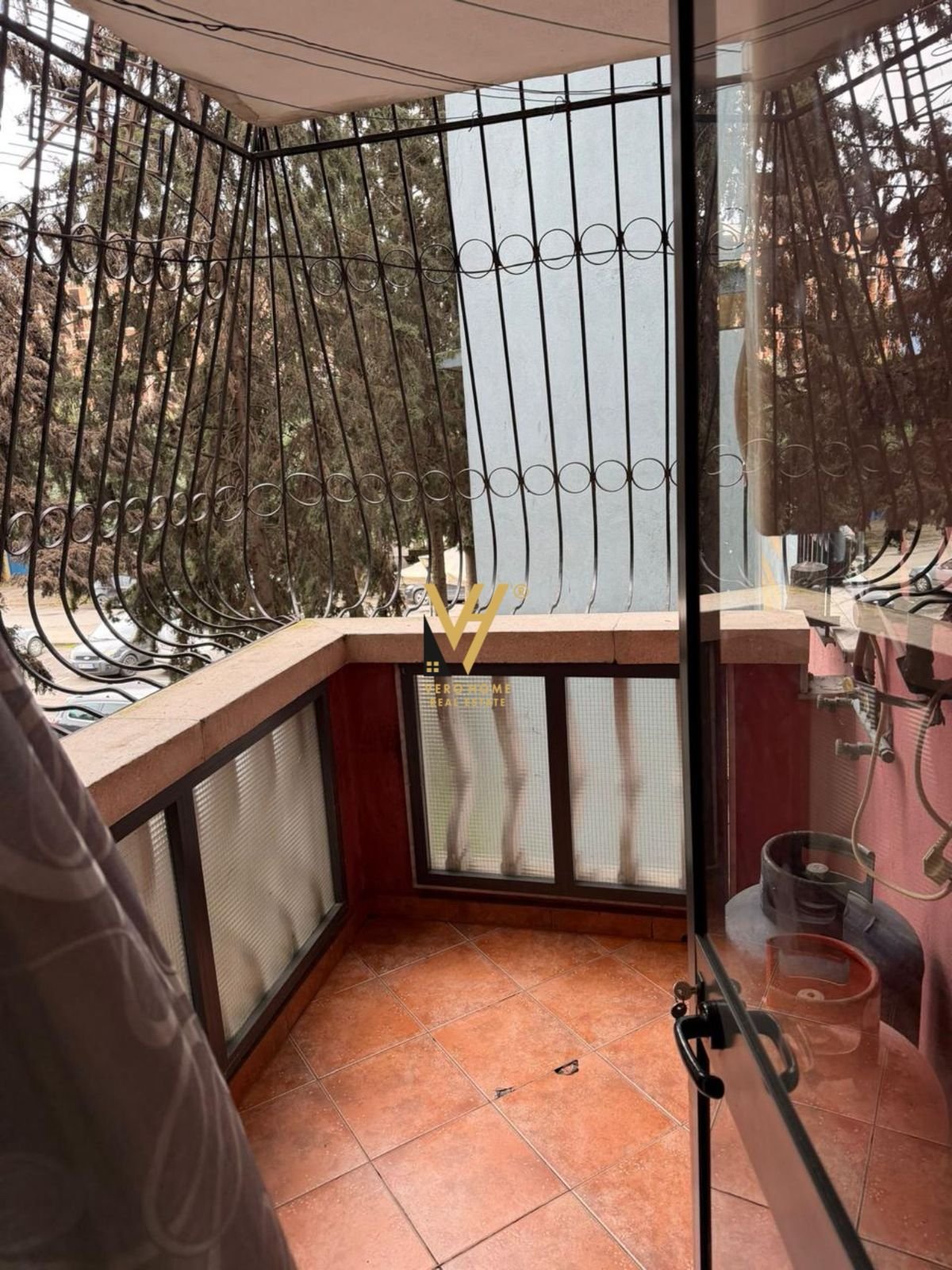 2+1 ME QIRA TE KTHESA E KAMZES 500 EURO