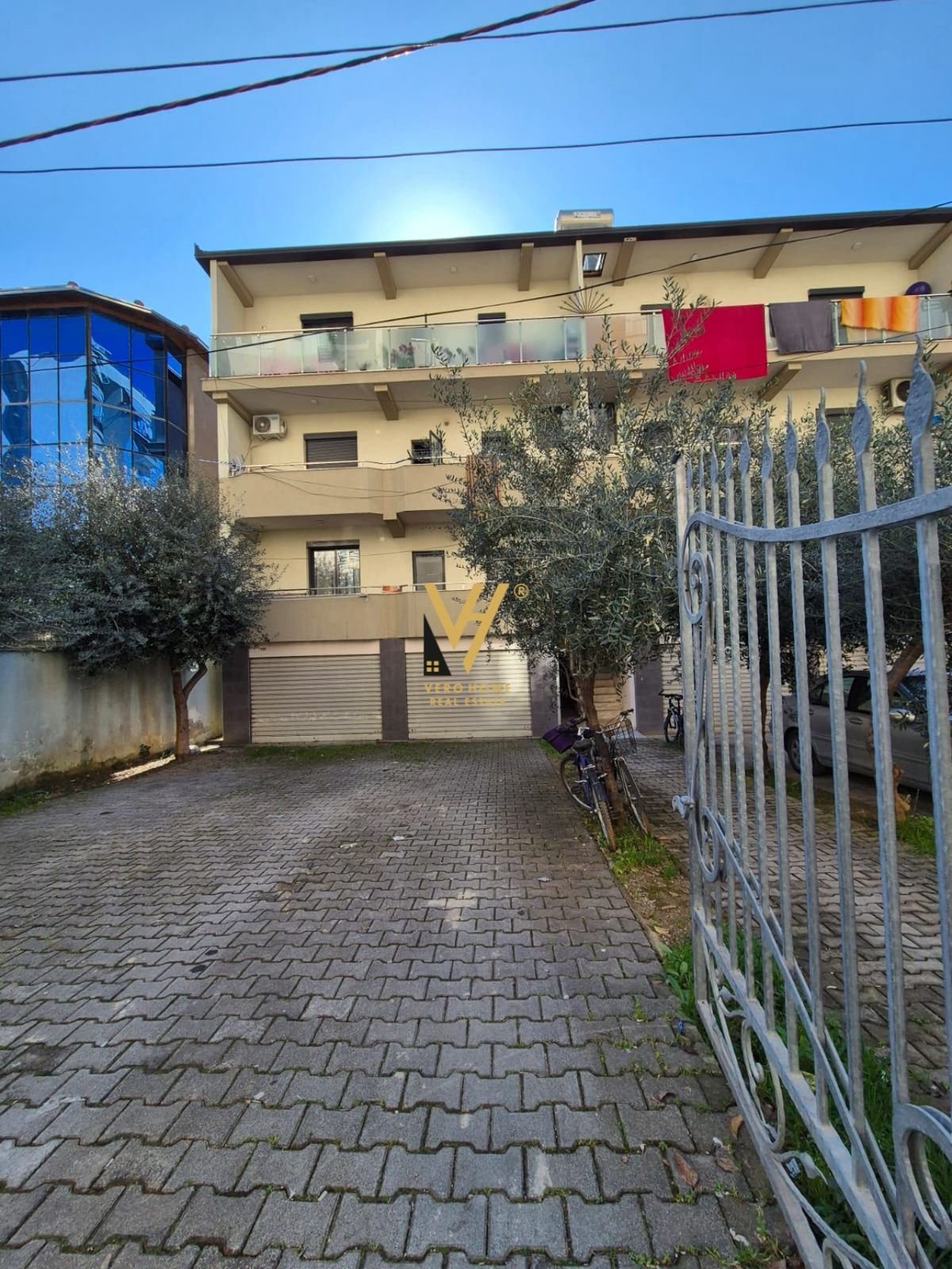 2+1+VERANDE TE ISH PARKU 50.000 LEKE