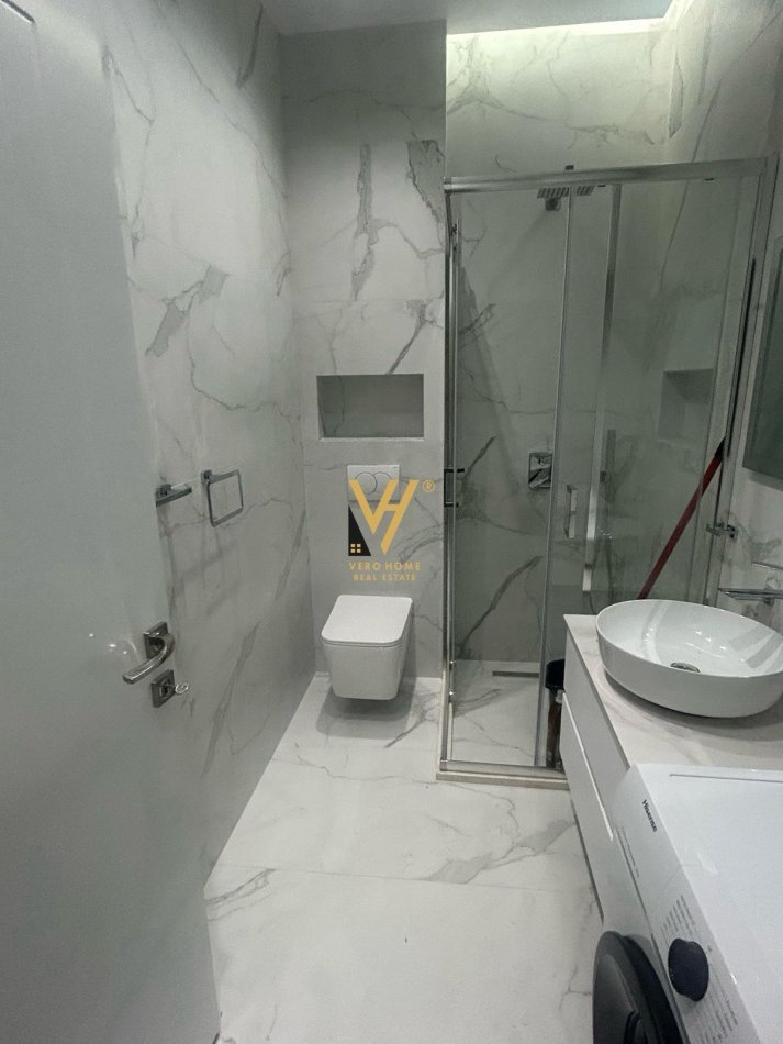 APARTAMENT+GARSIONERE ME QERA NE QENDER 1.500 EURO