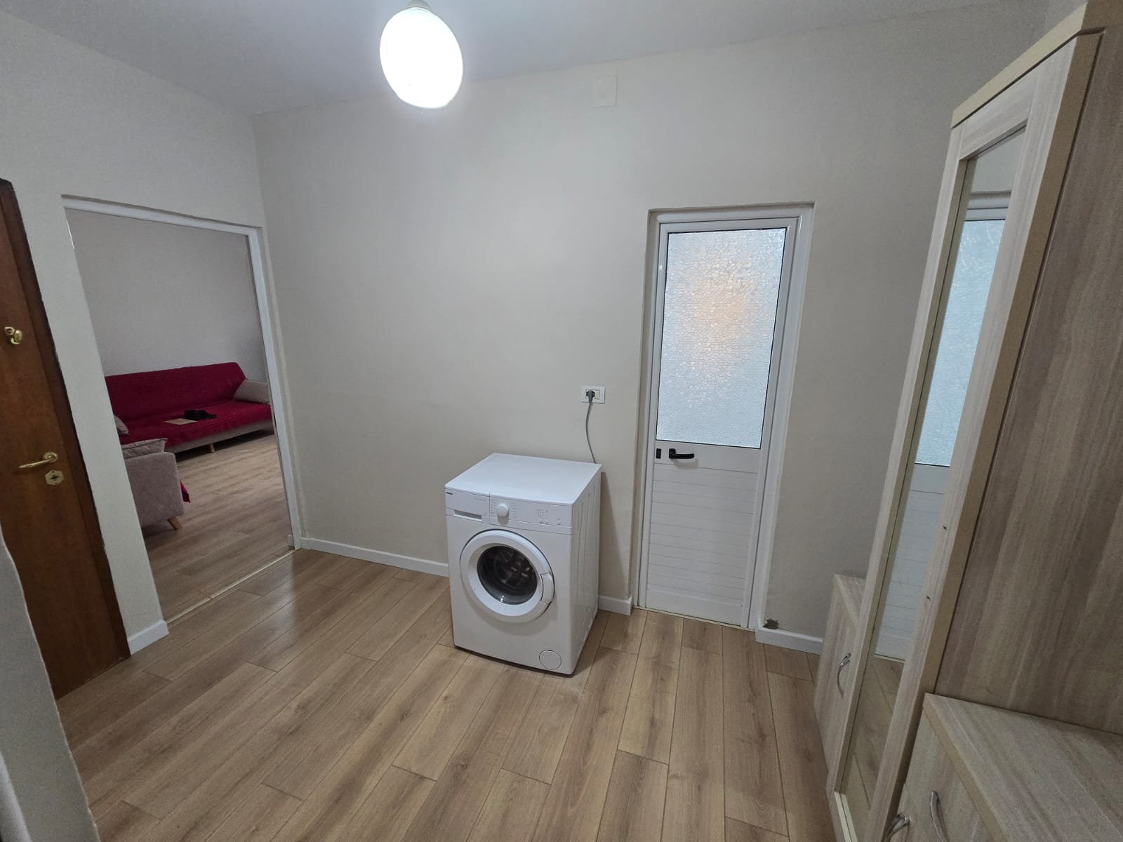 Jepet me Qira Apartament 1+1 – Afër UET !!!