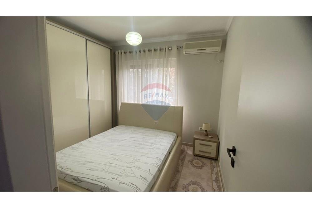 Jepet me qira apartament 2+1 te Eleonora ,