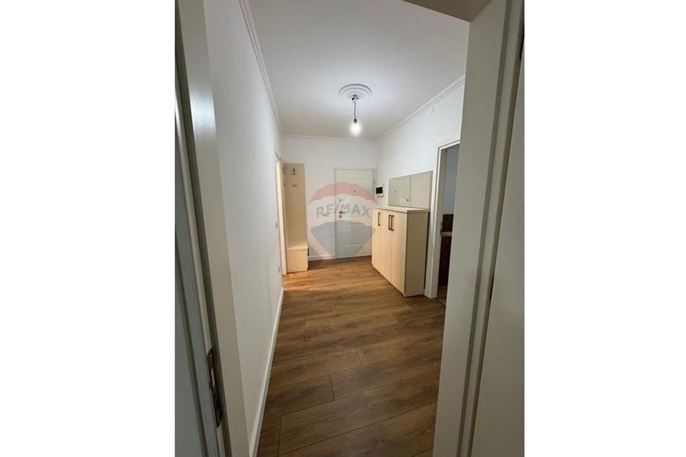 Shitet Apartament 2+1 tek Oxhaku