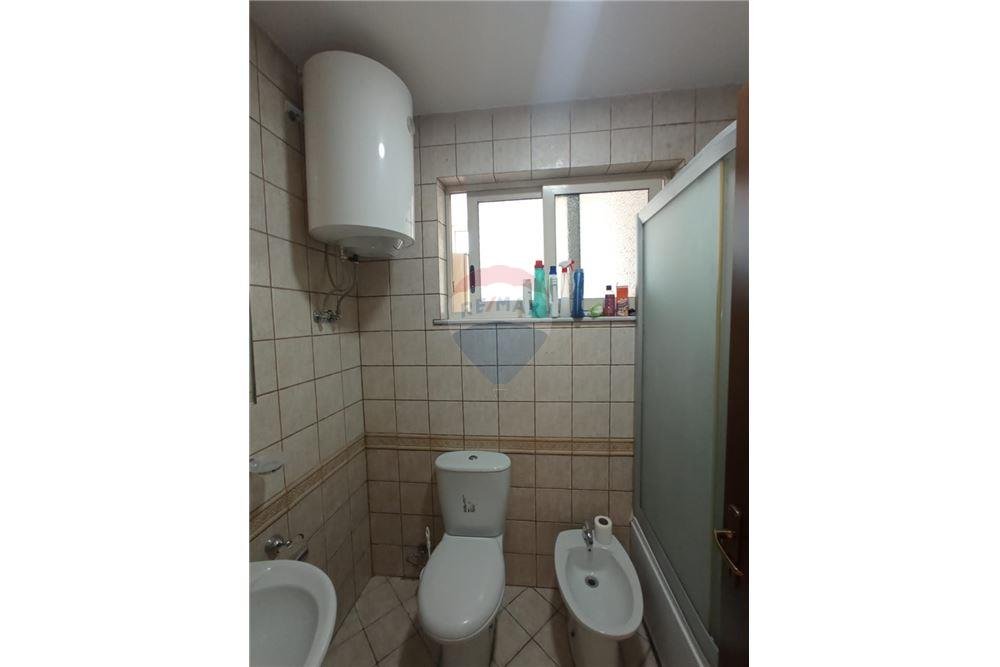 Apartament 2+1 me qira, prane me ”Gjuhet e Huaj