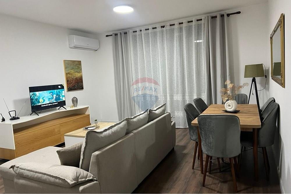 Apartament 3+1+2+parkim – Komuna e Parisit
