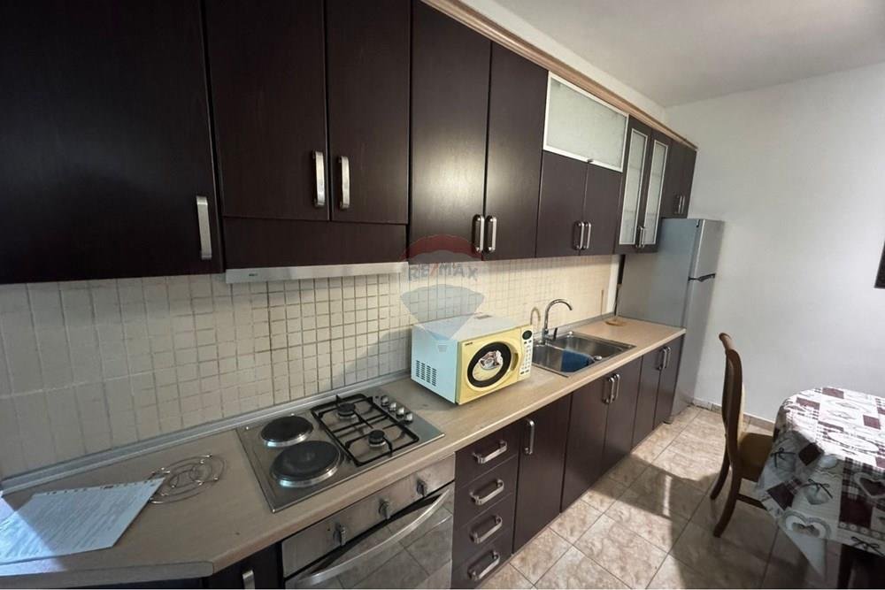 Apartament 2+1 me Qira – sipër Kristal Center