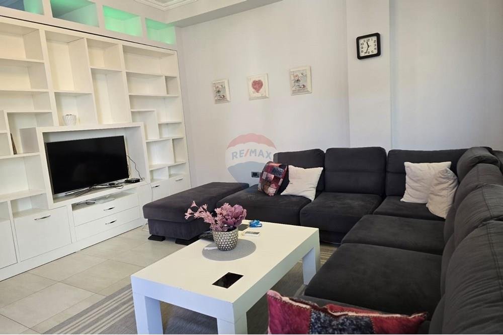 Jepet me qira apartament 2+1 tek Rruga Rrapo Hekal