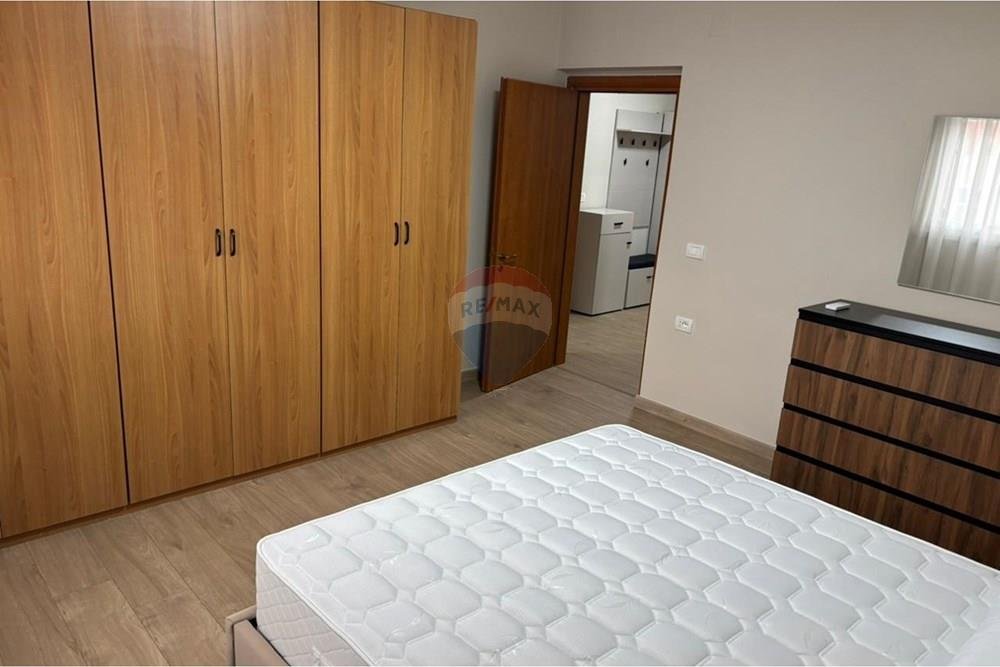 APARTAMENT 2+1 ME QIRA TE RRUGA E ELBASANIT
