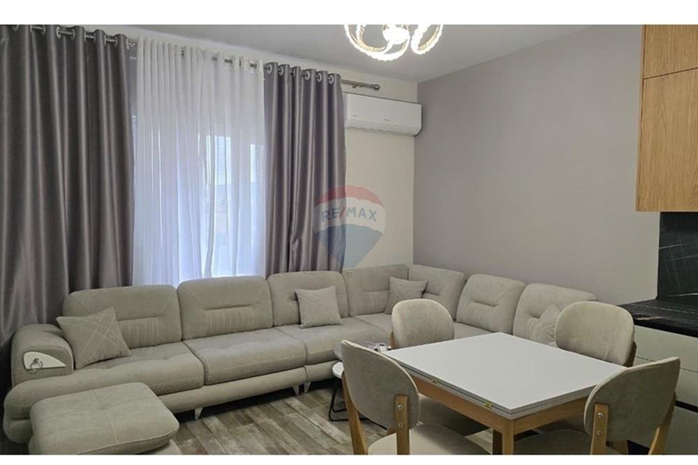 Apartament 1+1 me qira tek Zogu I Zi