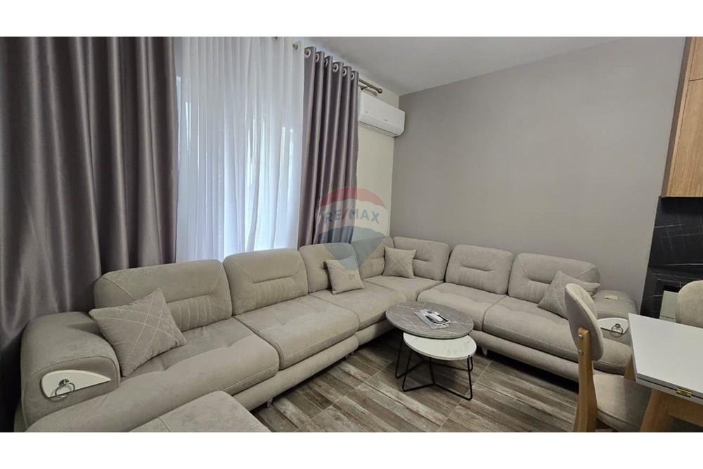 Apartament 1+1 me qira tek Zogu I Zi