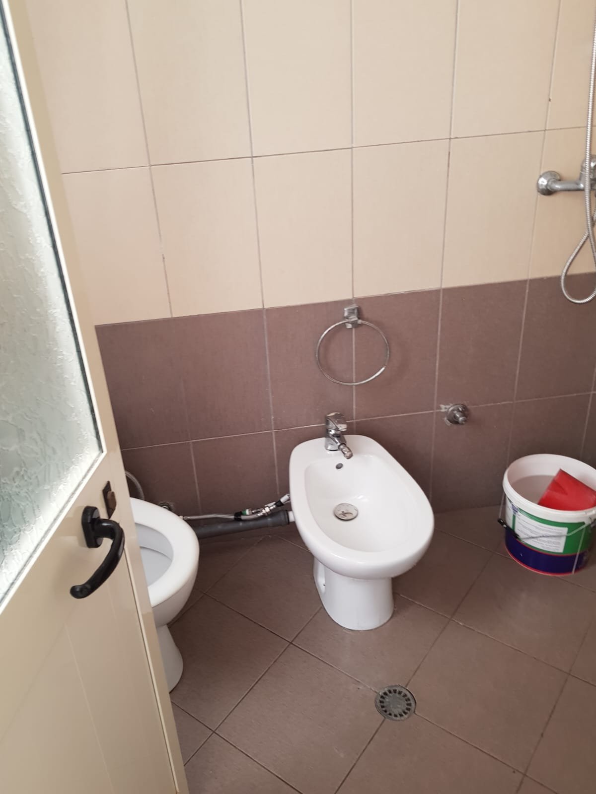 Jepet me qira, Apartament 1+1 ne Plazh Hekurudha,