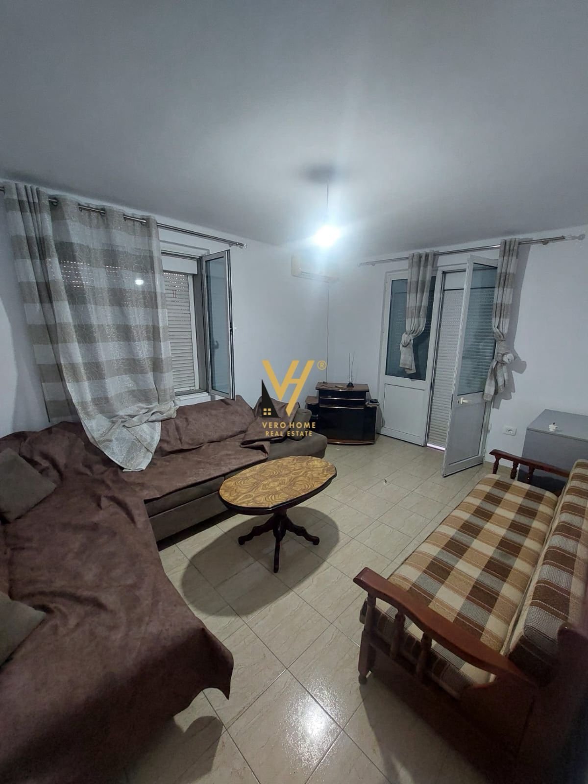 1+1+BLK ME QERA TE SHESHI WILLSON 550 EURO