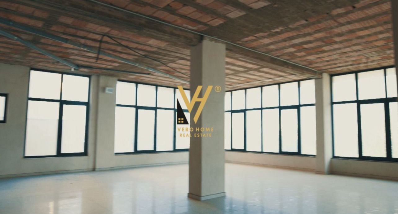 AMBIENT 1.100 M2 TE KRISTAL CENTER 11.000 EURO