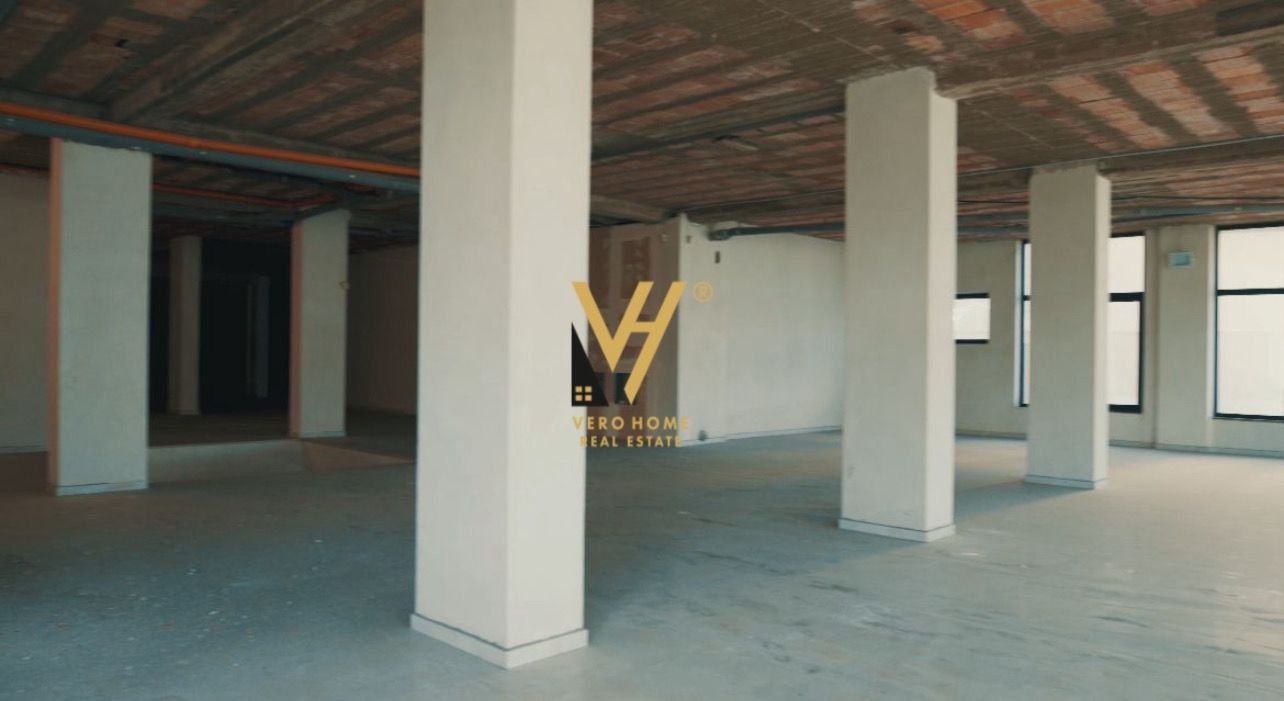 AMBIENT 1.100 M2 TE KRISTAL CENTER 11.000 EURO