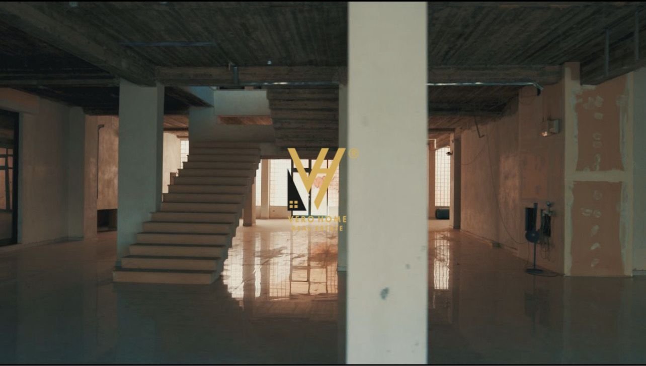 AMBIENT 1.100 M2 TE KRISTAL CENTER 11.000 EURO