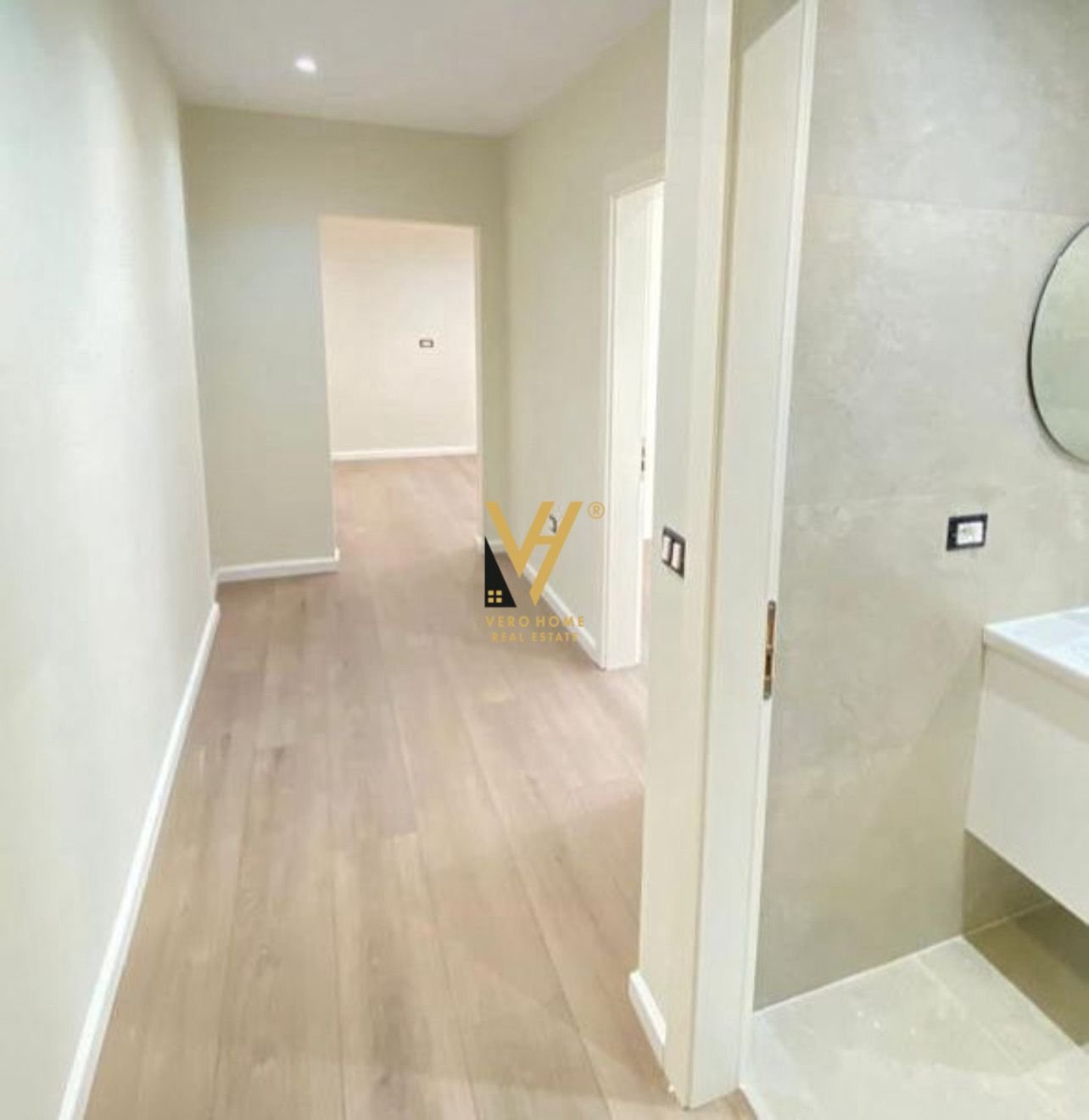 ZYRE 66 M2 ME QIRA TE KIKA1, KOMUNA E PARISIT 600