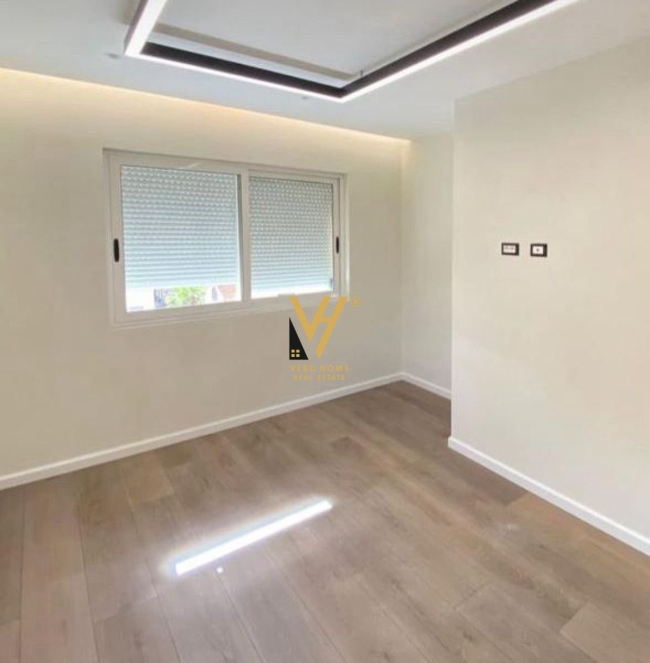 ZYRE 72 M2 TE KIKA 1, KOMUNA E PARISIT 750 EURO