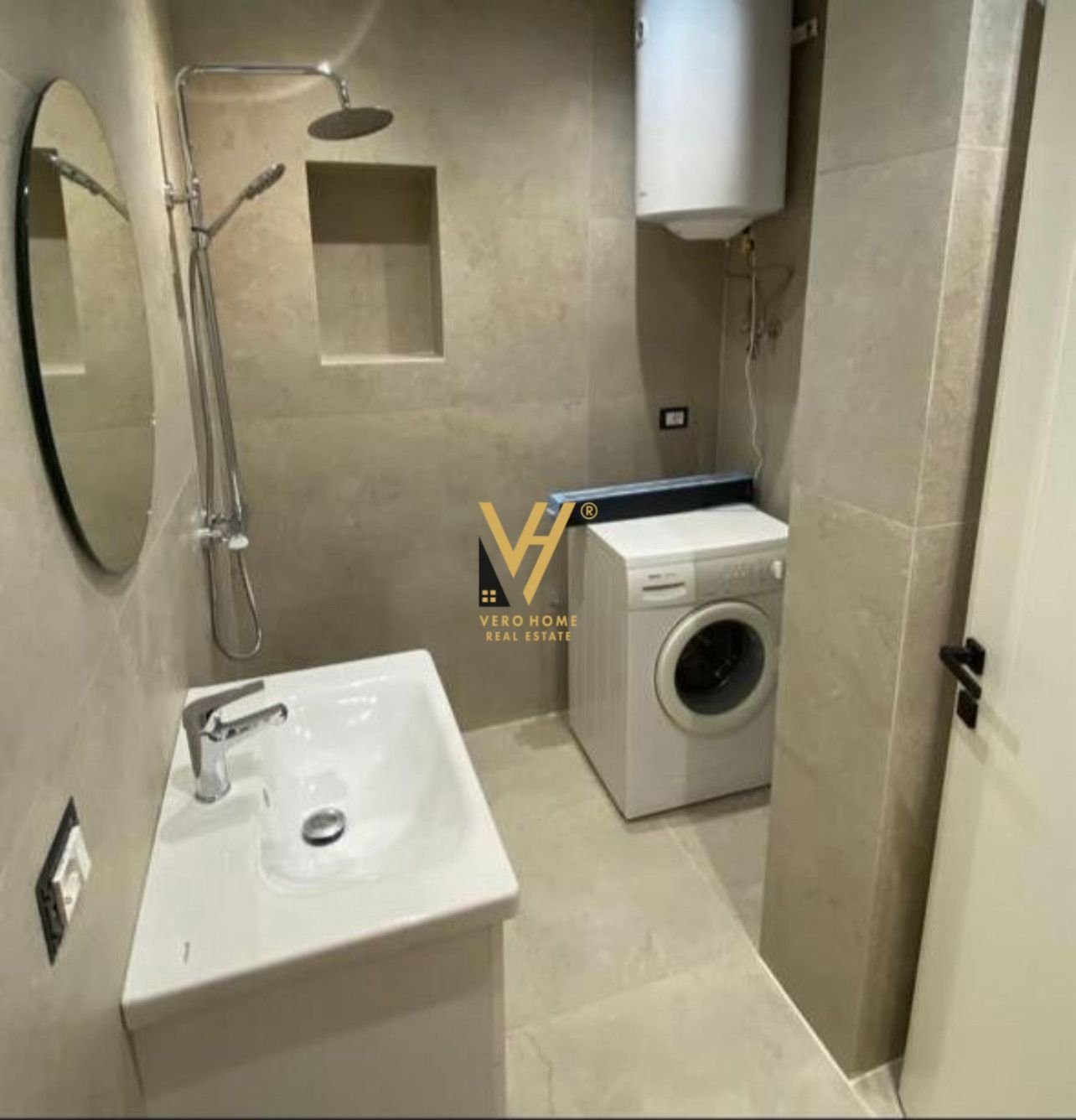 2+1 TEK KIKA 1, KOMUNA E PARISIT 210.000 EURO